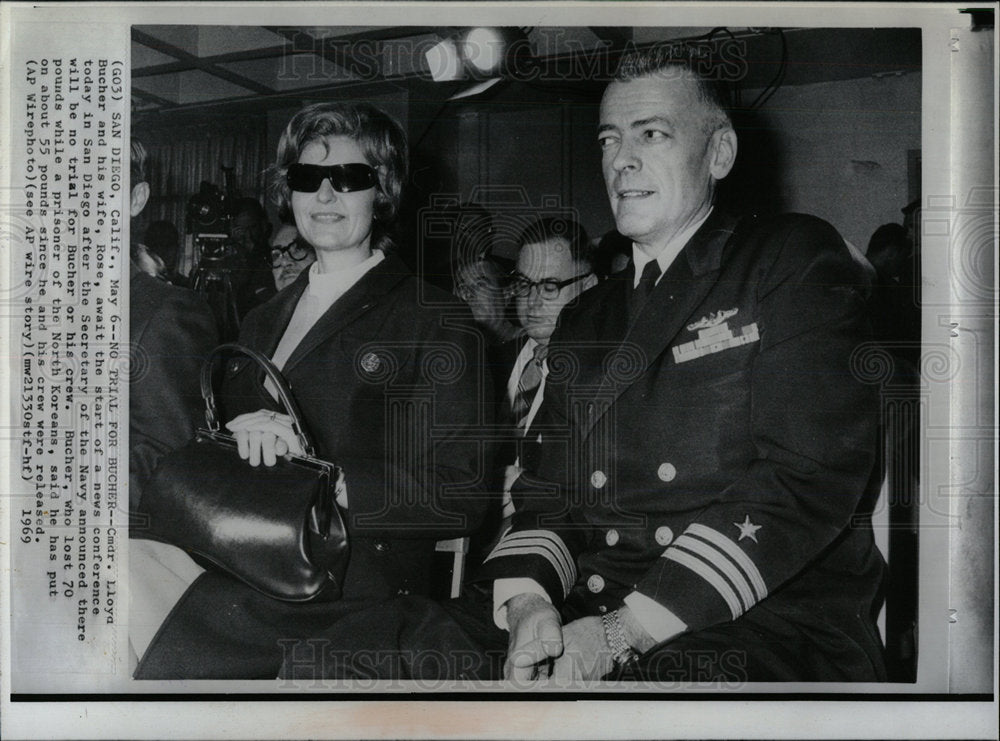 1969 Press Photo Commander Lloyd Bucher wife Rose Diego - Historic Images