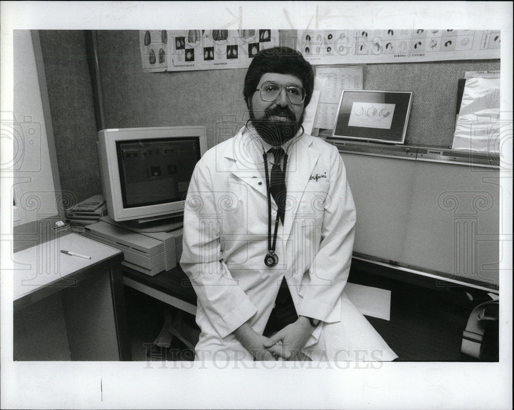 1989 Press Photo Dr. Jack Juni Beaumont Hospital Staff - Historic Images