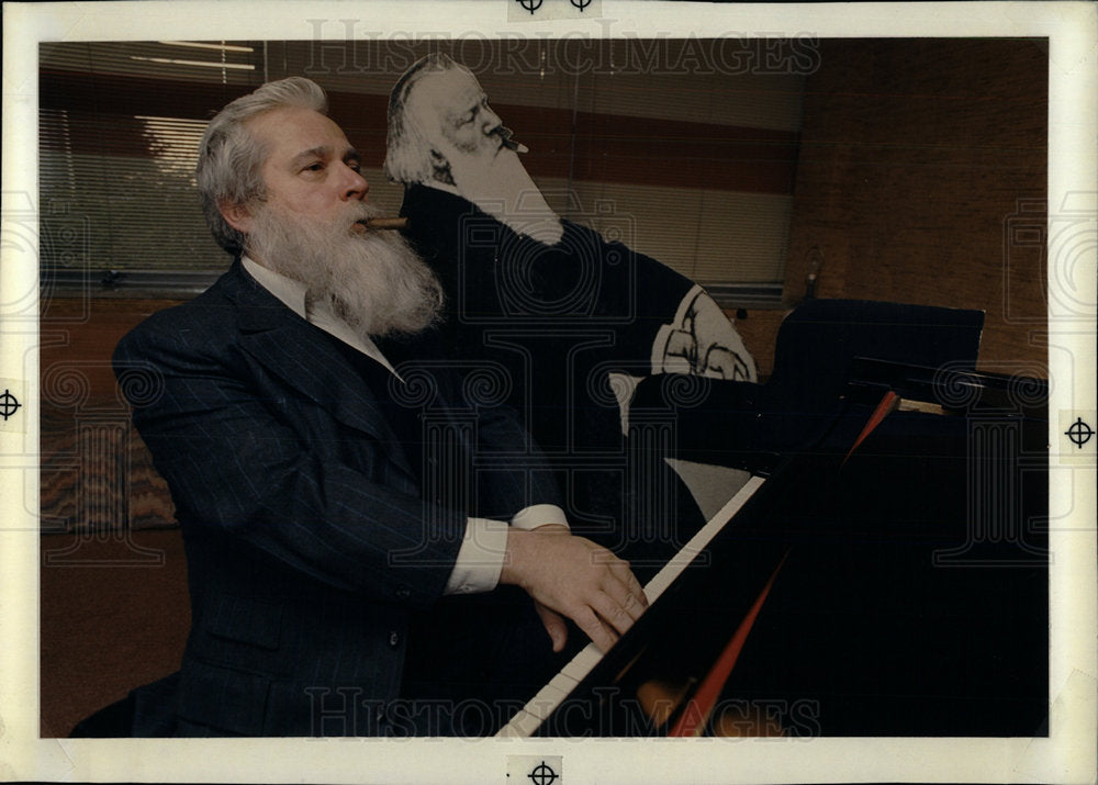1988 Press Photo Roger musician actor entertainer piano - Historic Images