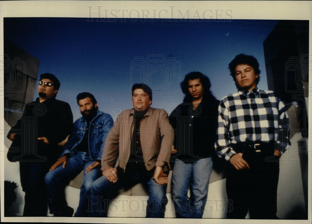 1987 Press Photo Los Lobos Chicano rock band Grammy won - Historic Images