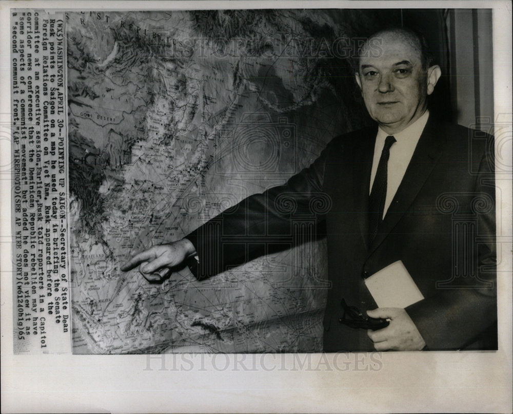 1965 Press Photo Dean Rusk state secretary Saigon map - Historic Images