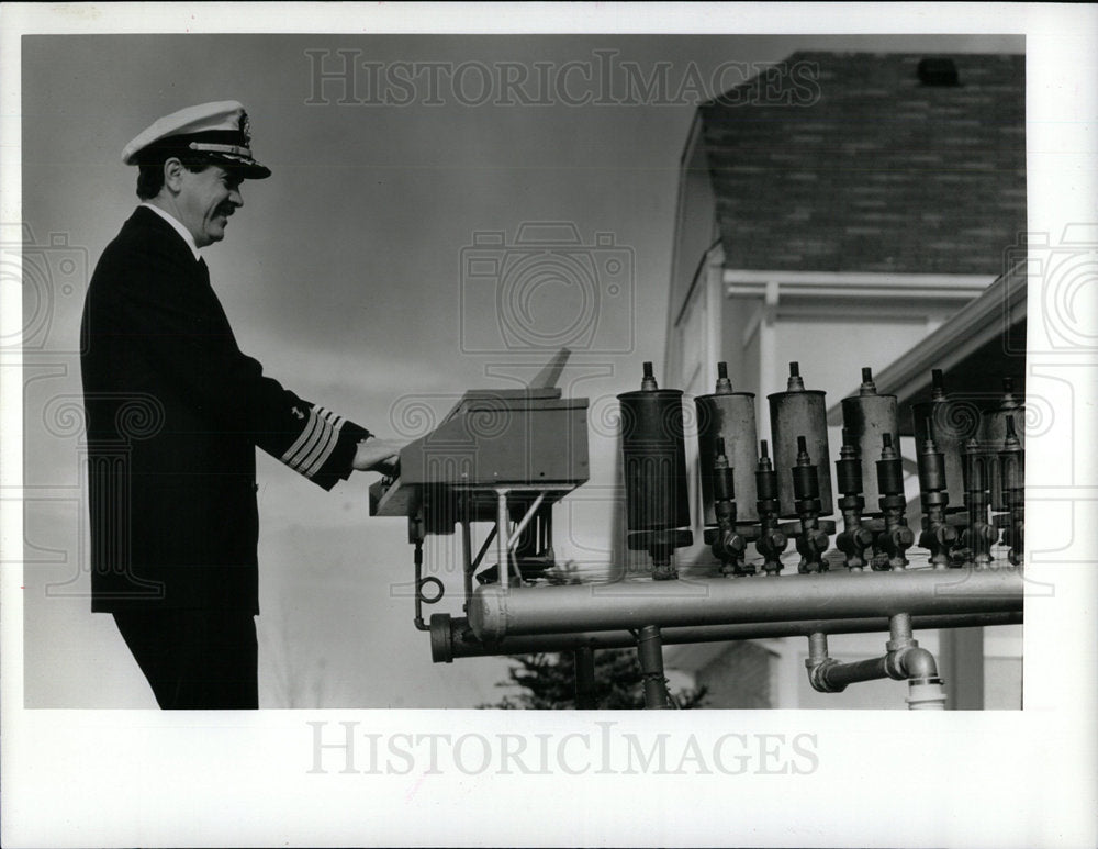 1990 Press Photo Capt. Gabriel Chengery Plays Morecraft - Historic Images