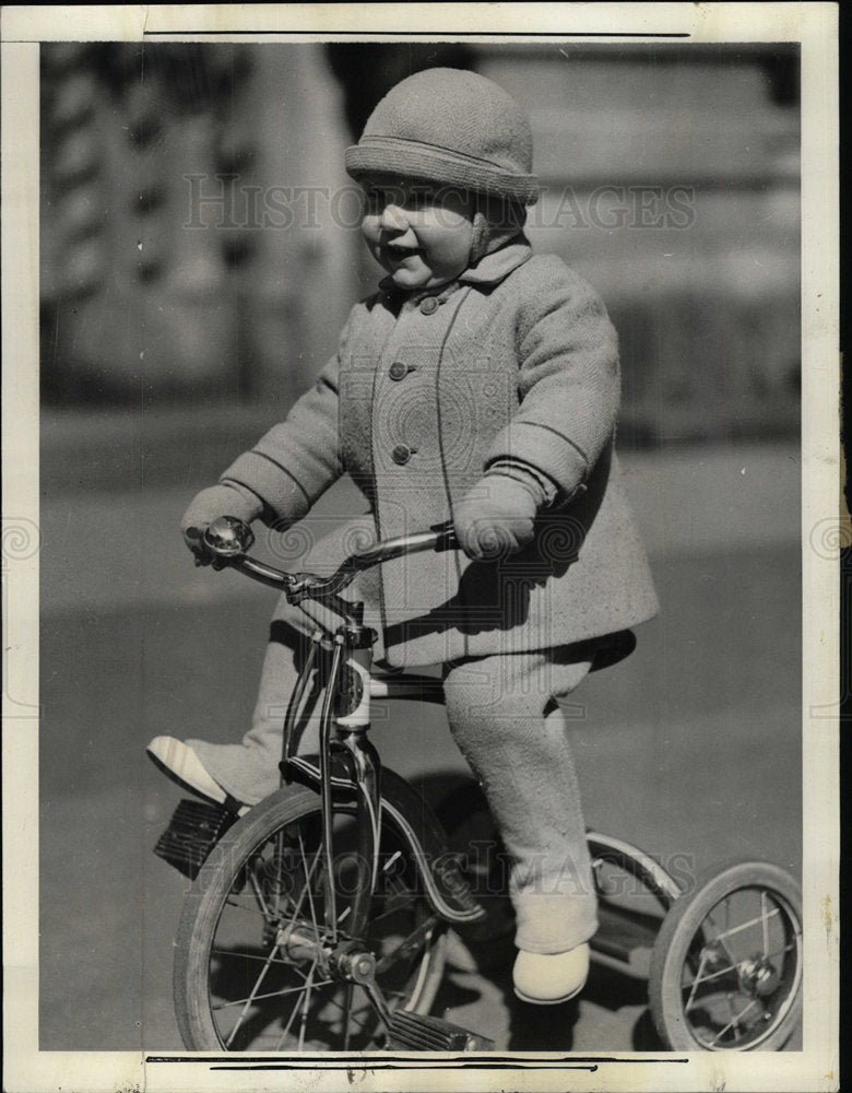 1937 Press Photo John Jacob Astor 20 month old son. - Historic Images