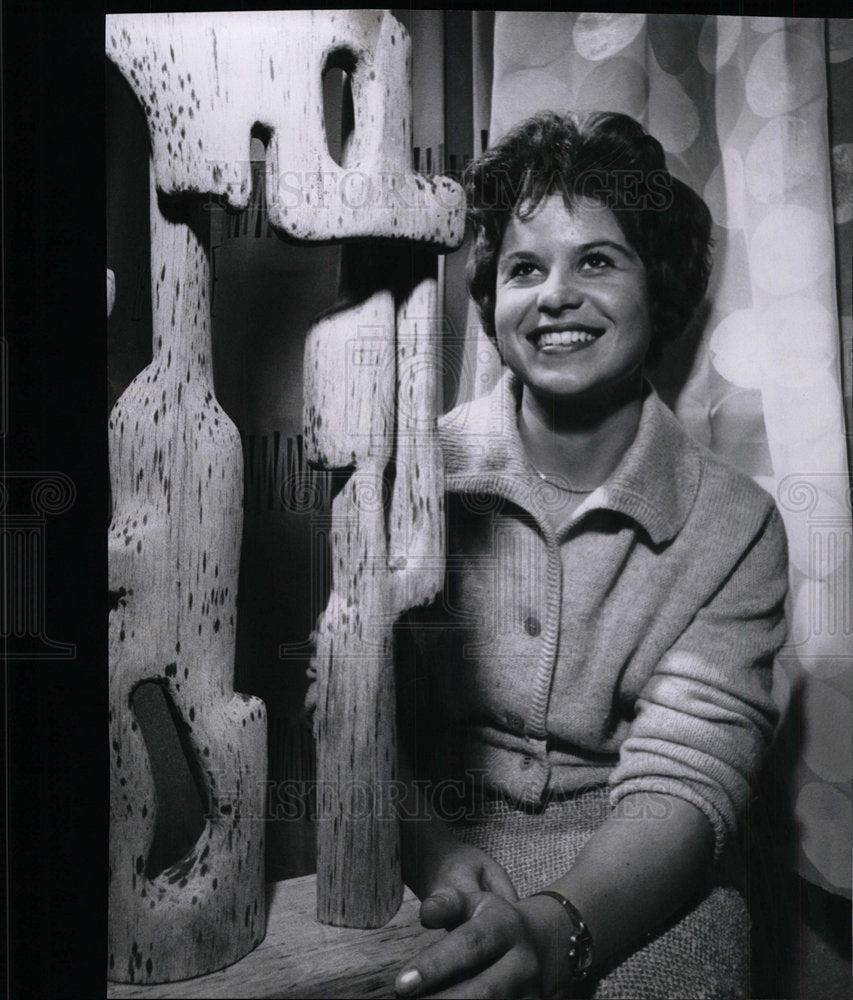 1961 Press Photo Mrs.Bernet Esp Denver Student Sculptor - Historic Images