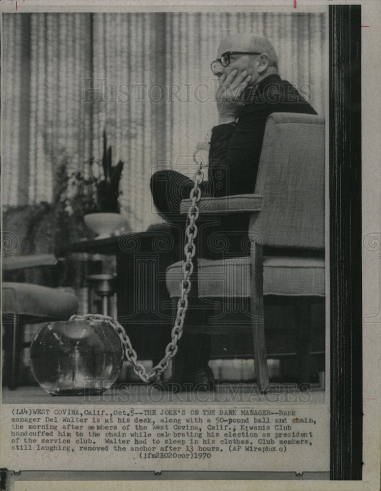 1970 Press Photo Walter Kiwanis President Ball Chain - Historic Images