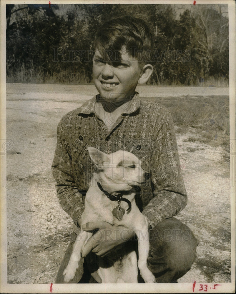 1959 Press Photo Steve Hutchens Holding His Dog - Historic Images