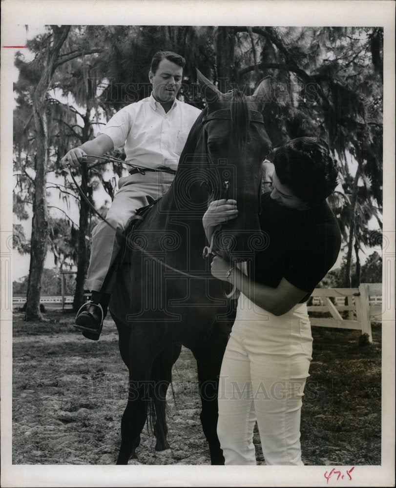 1965 Press Photo Yoho new owner Cliff Simpson riding - Historic Images