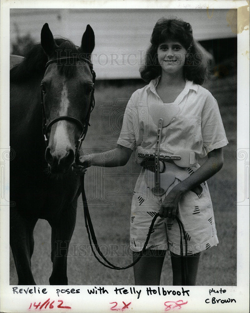1985 Press Photo Holbrook Revelie horse blindness eye - Historic Images