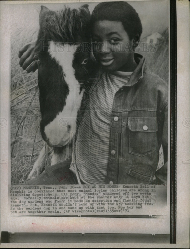 1971 Press Photo Kenneth Bell dogcatchers children - Historic Images