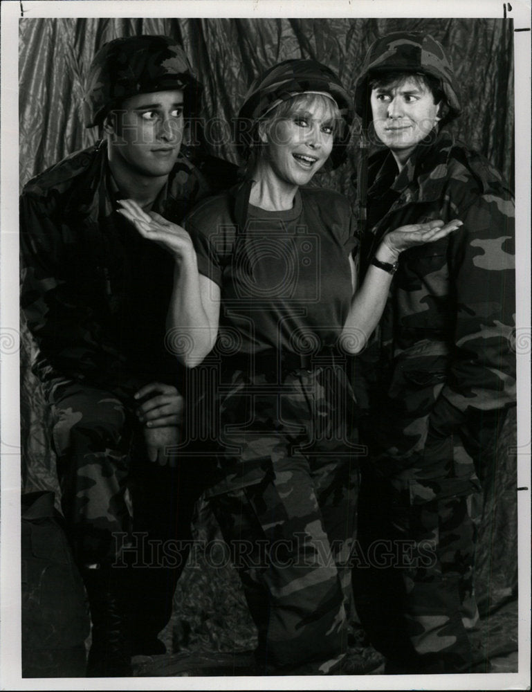 1989 Press Photo Eden David Kaufman Mother Combat Boots - Historic Images