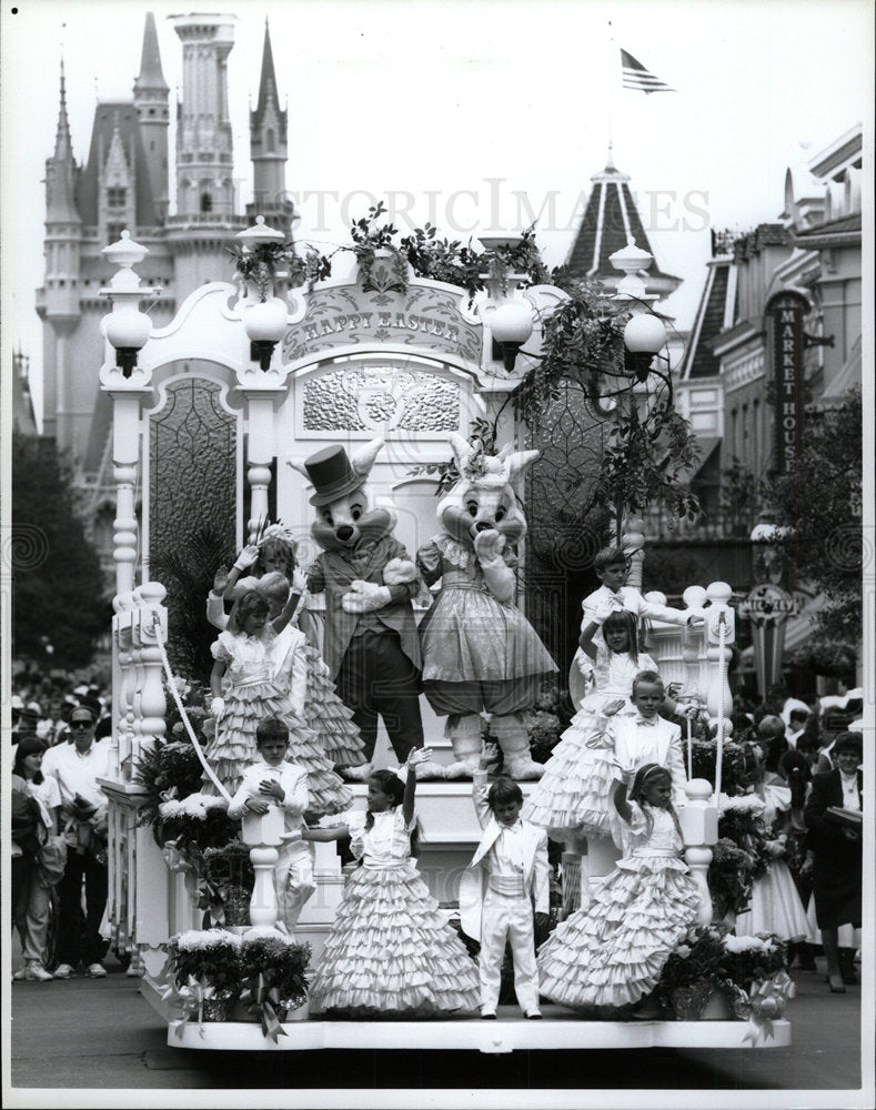 1990 Press Photo Easter Rabbit Join -Walt Disney World  - Historic Images