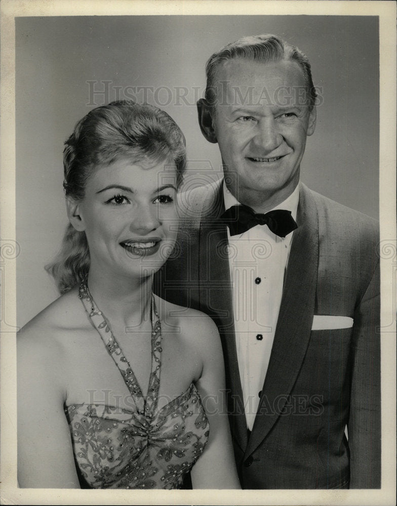1959 Press Photo Sammy Kaye and Lynn Roberts - Historic Images