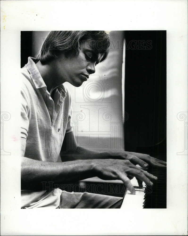 1982 Press Photo Ron Jolly Musician - Historic Images