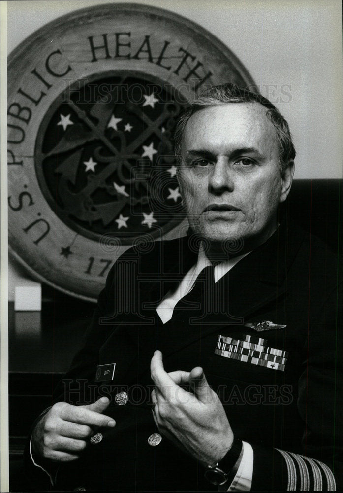 1983 Press Photo John Duffy Doctor - Historic Images