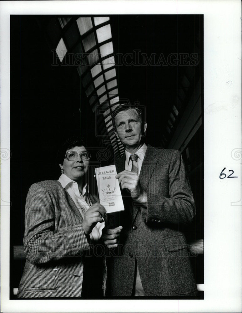 1990 Press Photo Richard and Pauline Farewell - Historic Images