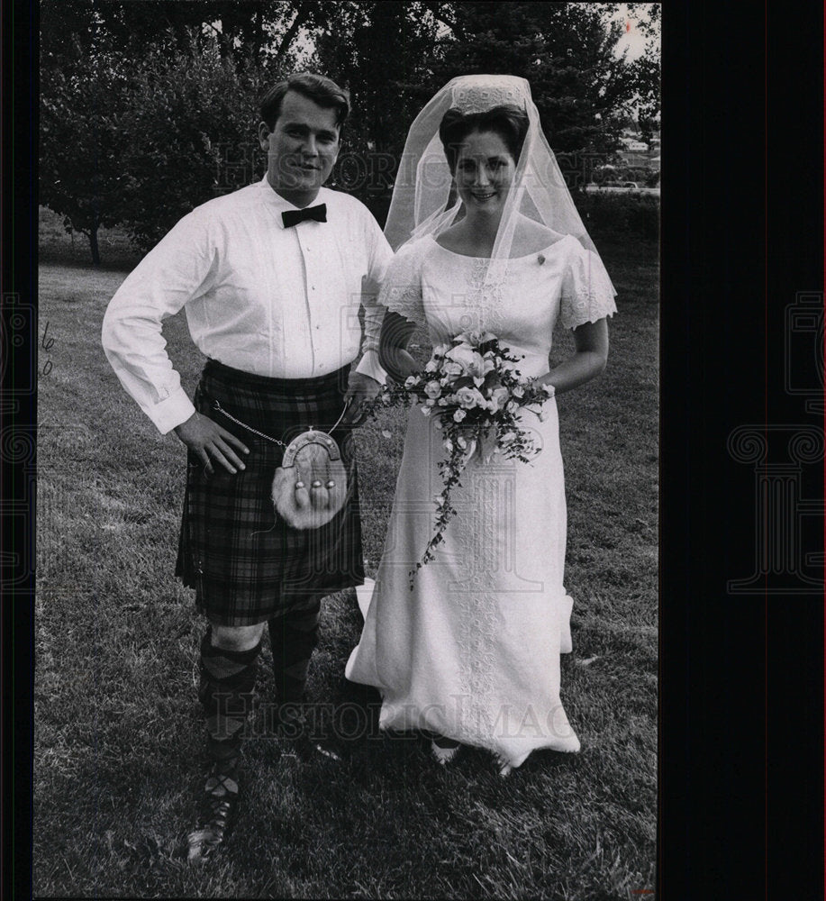 1966 Press Photo Hugh Farquharson Wears Kilt - Historic Images