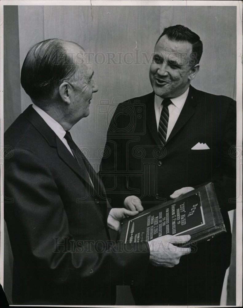 1965 Press Photo Dist. Judge Sherman Finesilver award - Historic Images