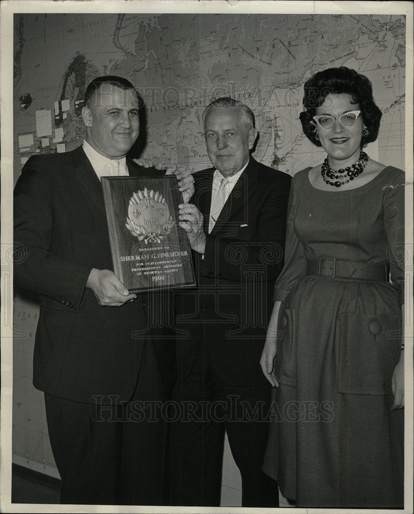 Press Photo Municipal Judge Sherman Finesilver award - Historic Images