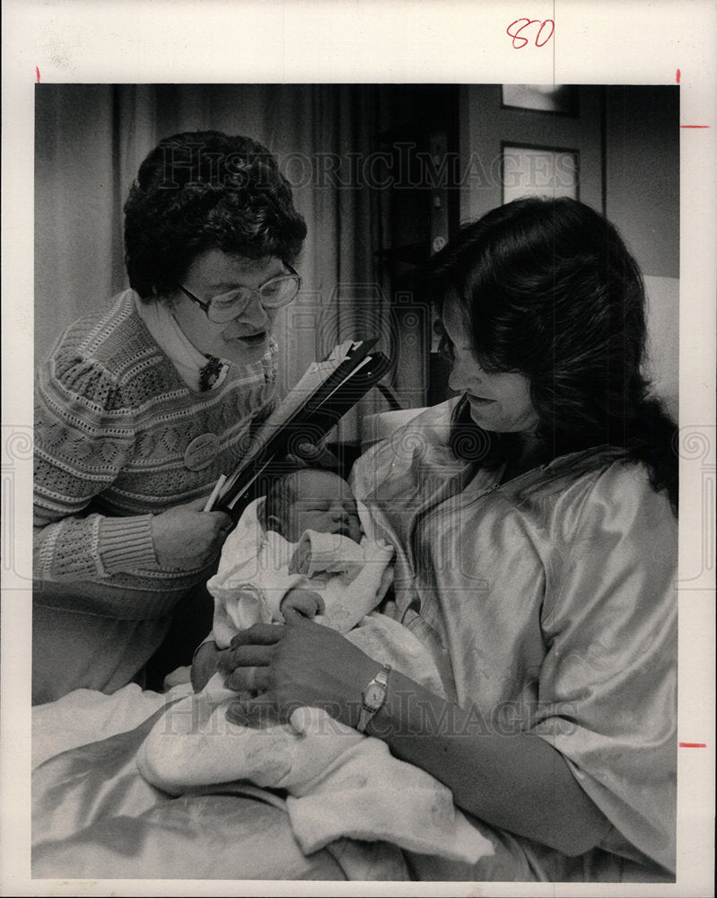1986 Press Photo Mrs. Cindy Sommer newborn Gary - Historic Images