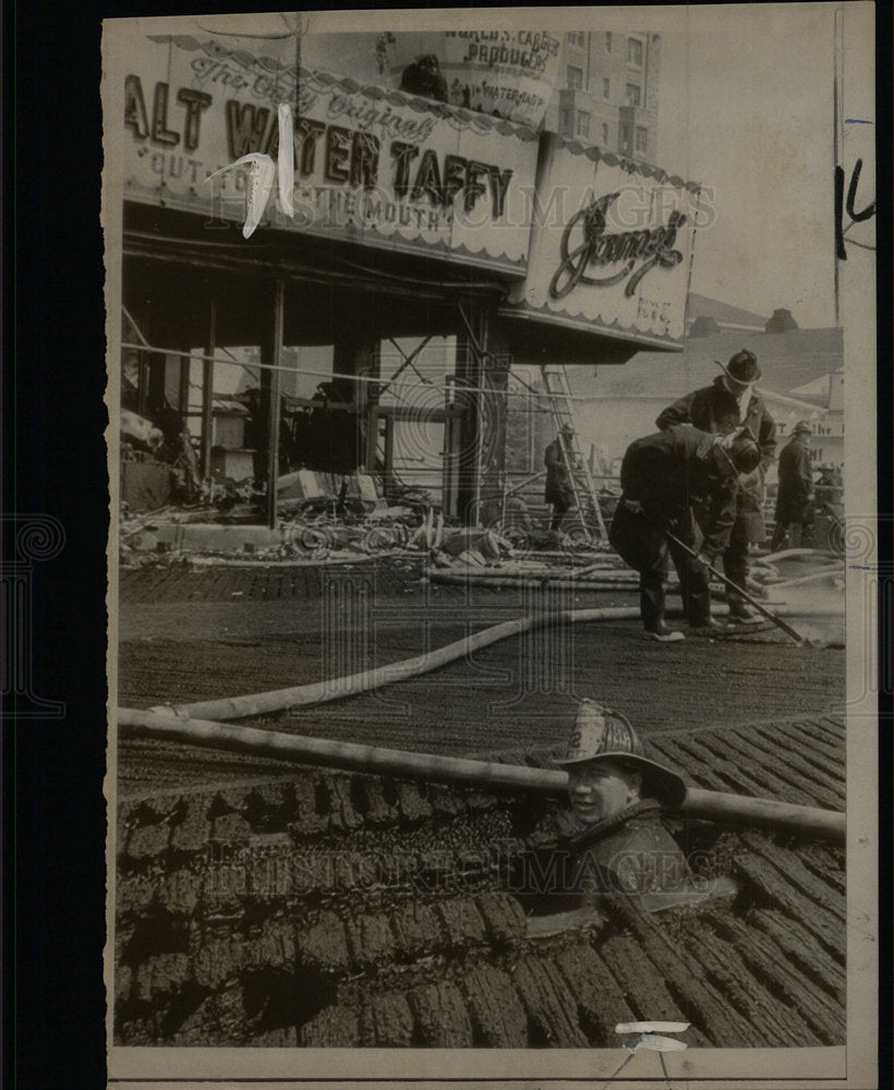 1968 Press Photo Atlantic City Boardwalk fire - Historic Images