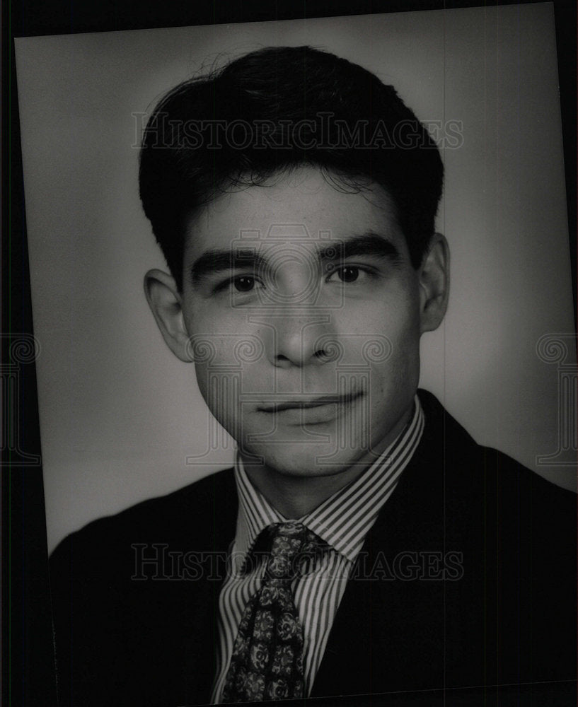 1994 Press Photo Kurt Rivera Anchor Television Reporter - Historic Images