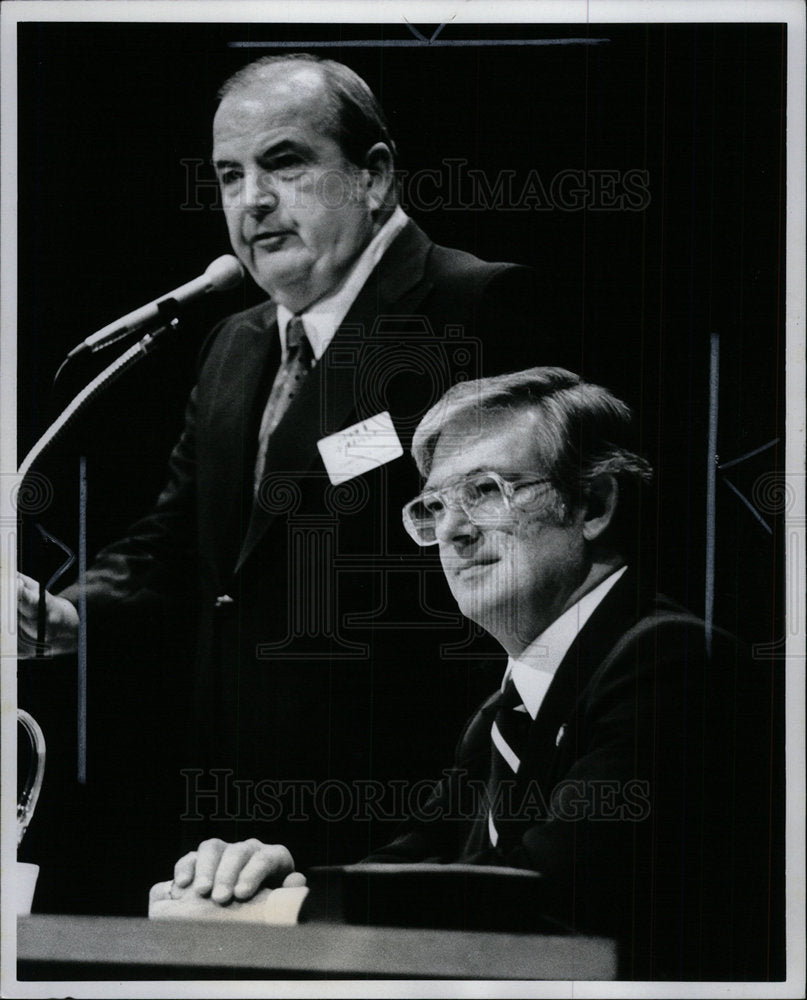 1977 Press Photo Dearborn Mayor Debate - Historic Images