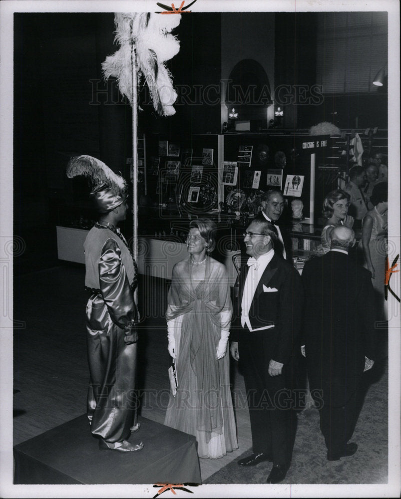 1965 Press Photo Detroit Opera Simon Krindston - Historic Images