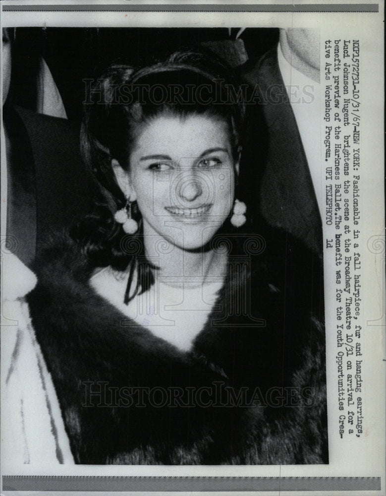1967 Press Photo Fashionable Fall Hairplece LuciJohnson - Historic Images