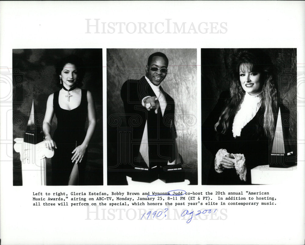 2001 Press Photo Gloria Estefan Brown Wynonna Judd host - Historic Images