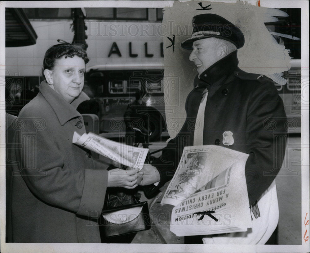 1956 Press Photo Newsboy Newpaper Woman - Historic Images