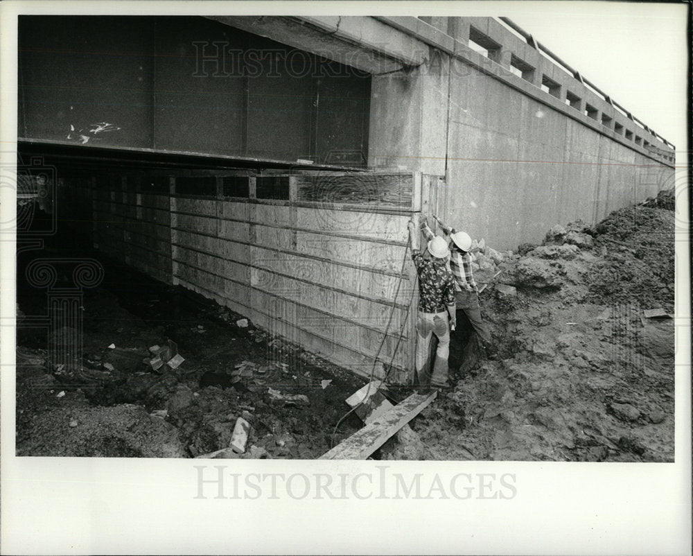 1981 Press Photo Bridge Repairs Highway Robinson  - Historic Images