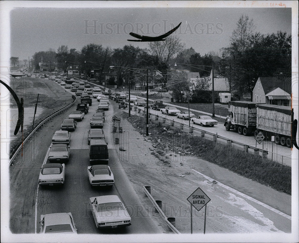 1969 Press Photo Christalle Freeway Traffic Robinson  - Historic Images