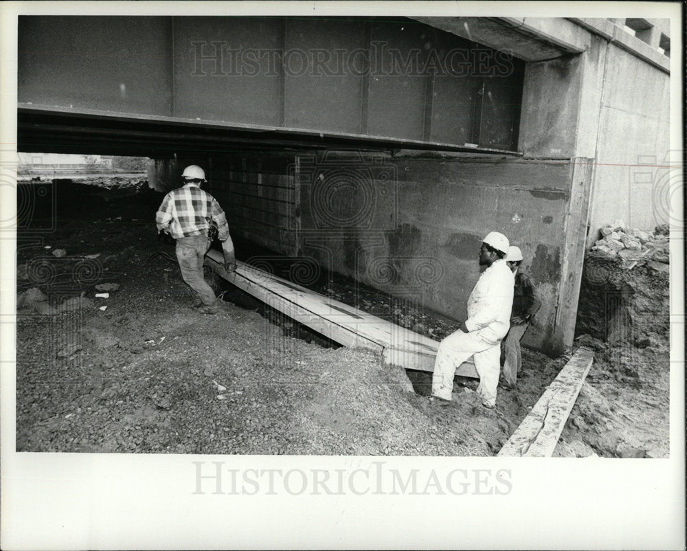 1981 Press Photo Bridge Repair/I-75 Highway/Michigan - Historic Images