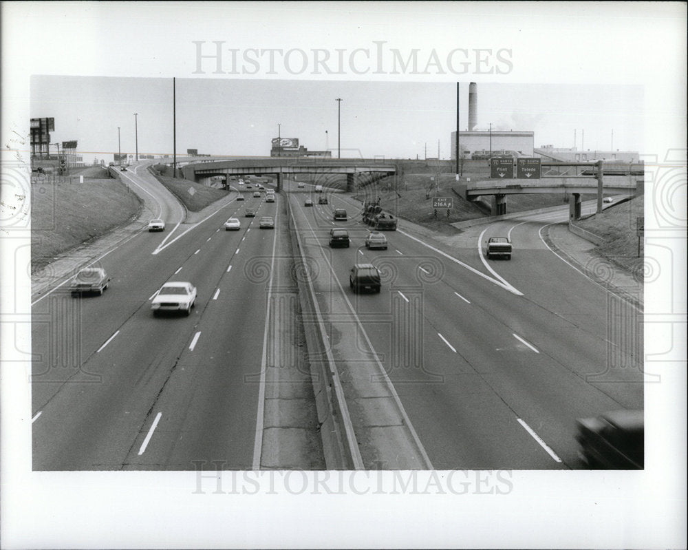 1991 Press Photo Brush traffic East struman City Desk  - Historic Images