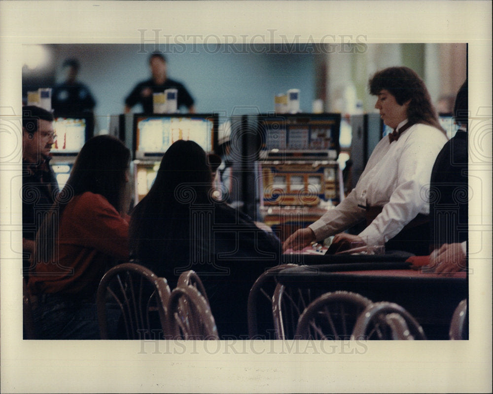 1994 Press Photo Gambling At Soo Casino - Historic Images