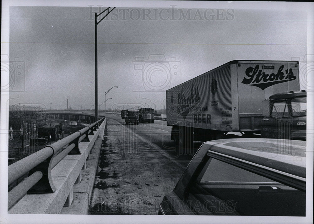 1968 Press Photo Highways Bouse River Bridges Van Road - Historic Images