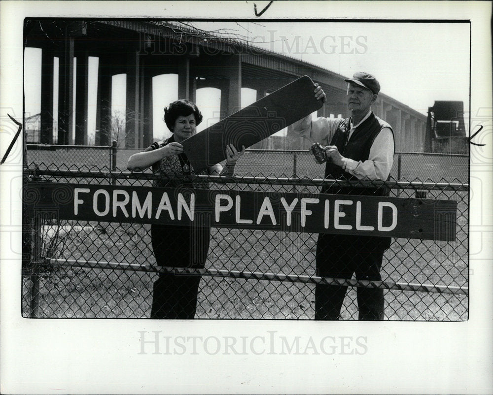 1980 Press Photo I-75 Overpass Needs Repair/Michigan - Historic Images
