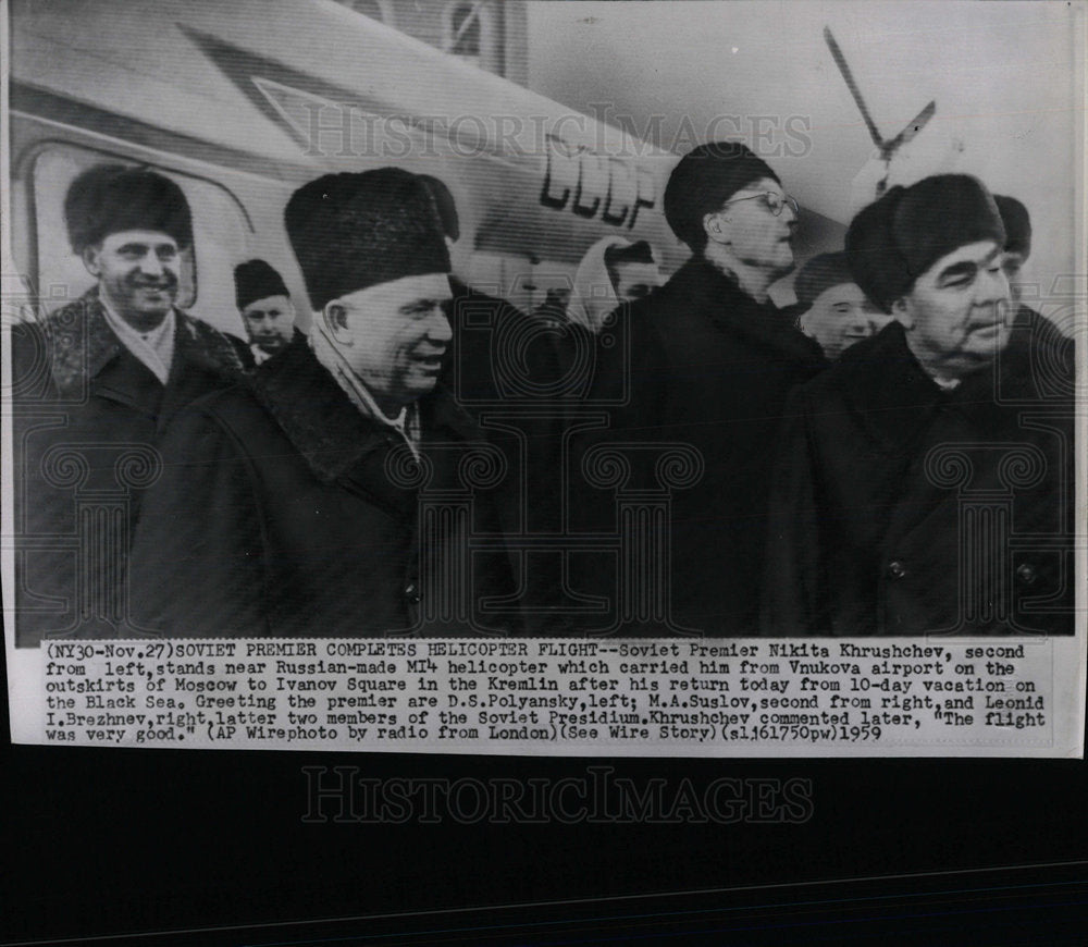 1959 Press Photo Smiling Khrushchev Leaves Copter  - Historic Images