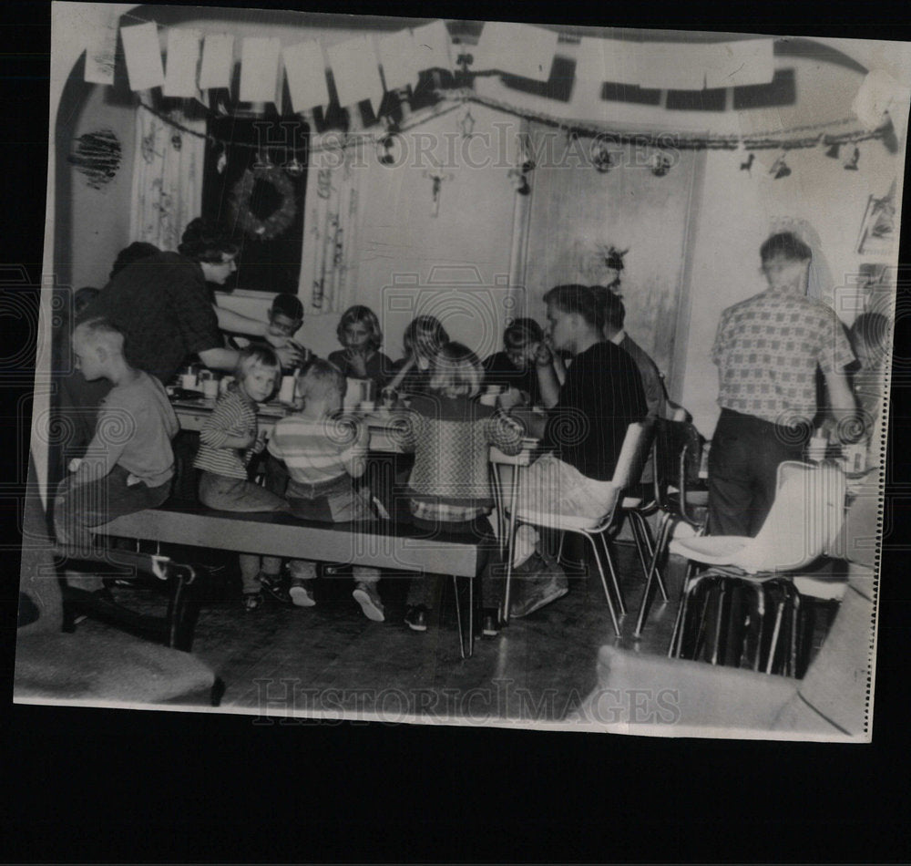 1985 Press Photo Kerzman Mott James home uncle dinner  - Historic Images