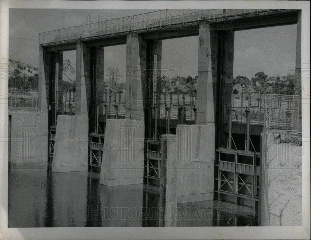 1971 Press Photo Tarpon Outfall Canal John Wujick work - Historic Images