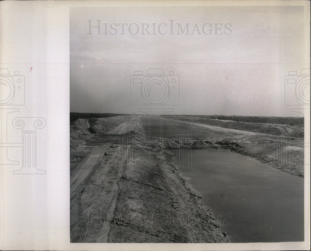 1966 Press Photo C.F. Barge Canal - Historic Images