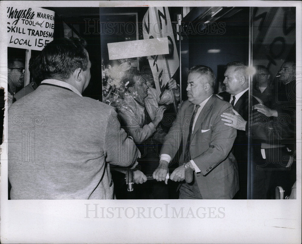 1934 Press Photo Demonstrations Labor Union Member Mich - Historic Images