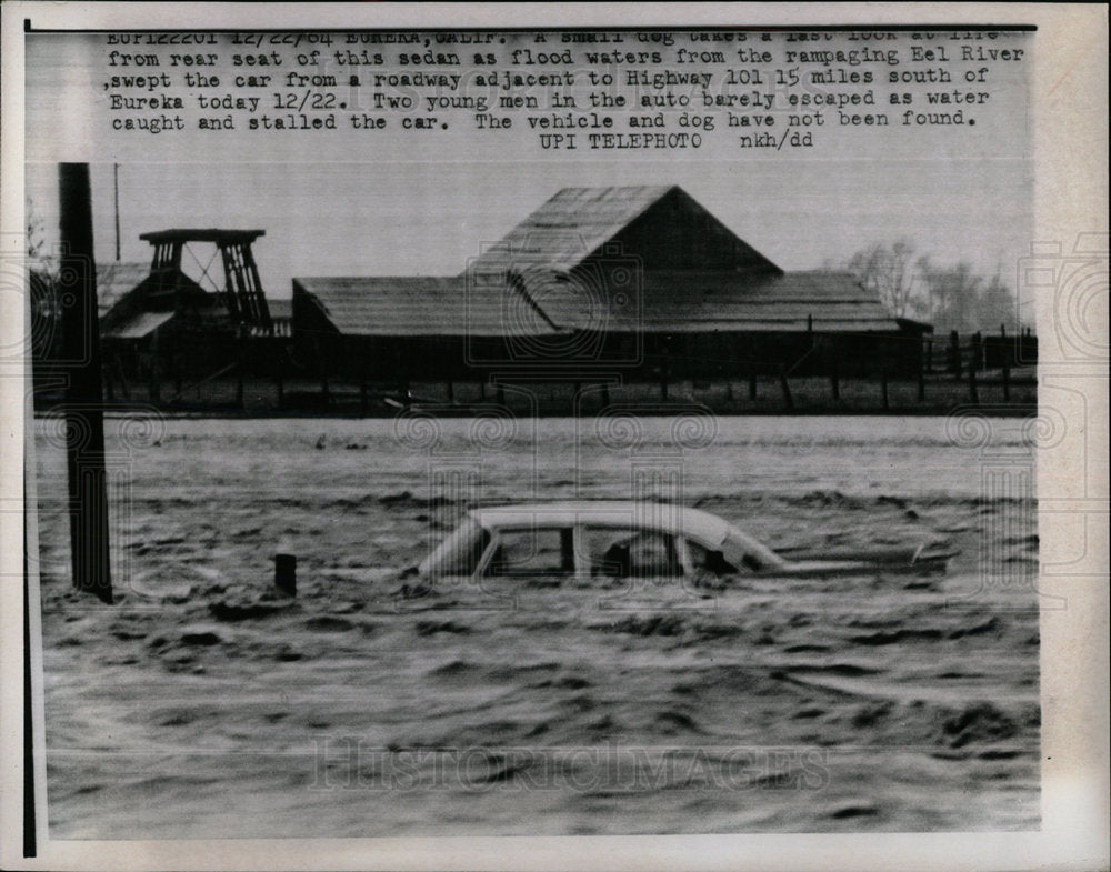 1964 Press Photo Car Under Water In California Flood - Historic Images