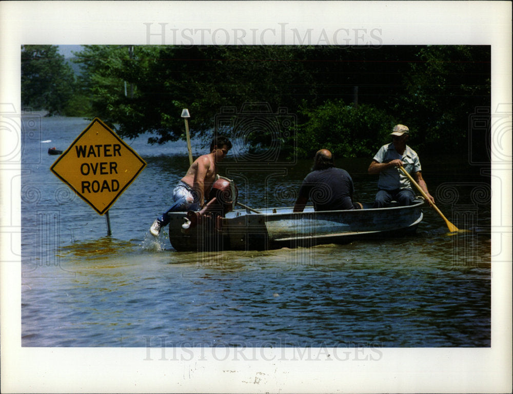 1993 Press Photo President Clinton Winfield Damage Quad - Historic Images