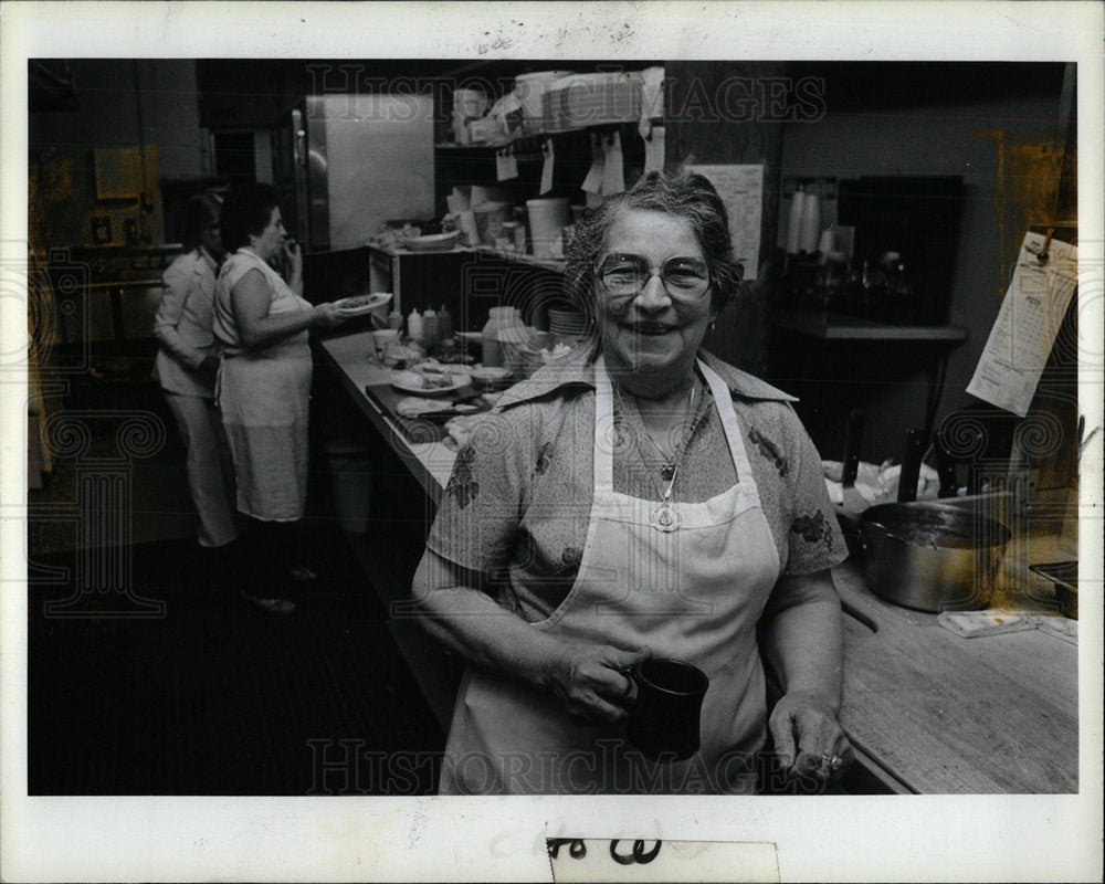 1981 Press Photo Detroit Restaurant Giovannis Mama Rosa - Historic Images