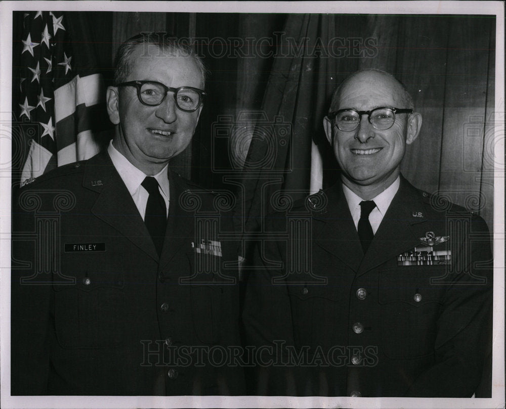 1963 Press Photo Robert E Finley Army Major Chicago - Historic Images