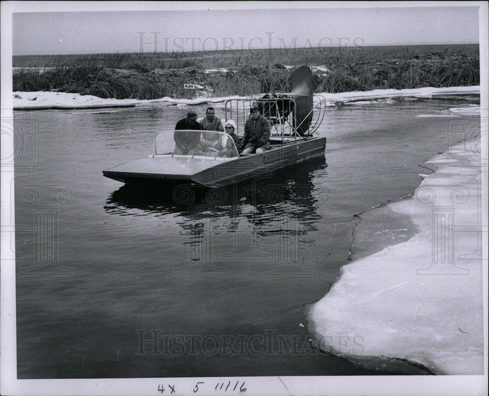 1963 Press Photo Mrs Schram Sail Boat Ride Chicago Mich - Historic Images