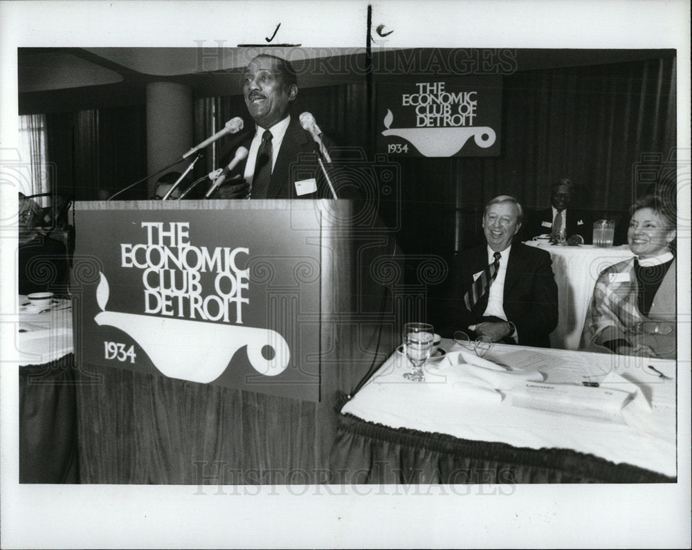 1989 Press Photo Detroit Publisher John H. Johnson - Historic Images
