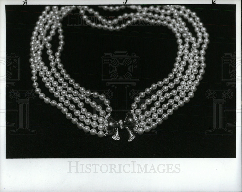 1988 Press Photo Pearl and Diamond Necklace Jewellery  - Historic Images