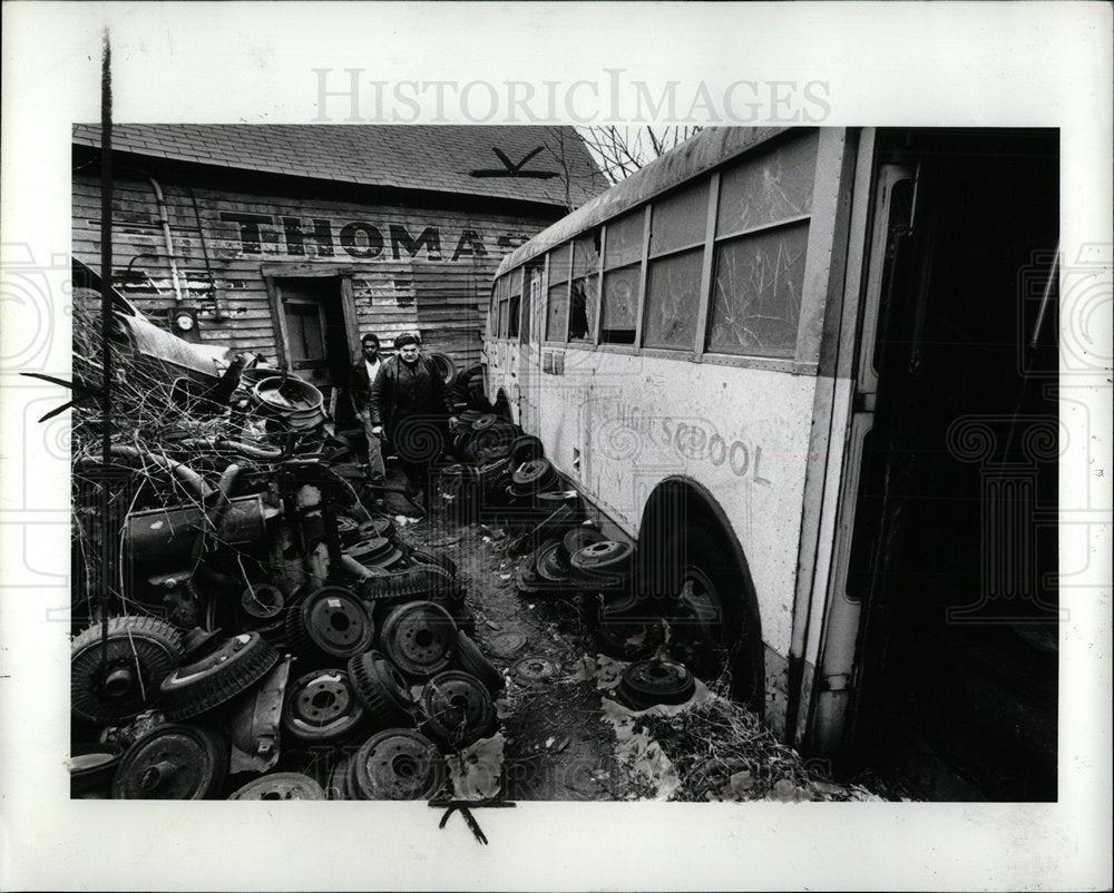 1980 Press Photo Junk Shops Junkyards Detroit - Historic Images